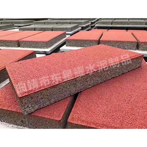 透水磚的孔隙率大小對(duì)其透水和保水性能有怎樣的具體關(guān)聯(lián)？曲靖東星耀水泥制品廠家告訴你